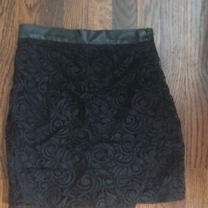 Zara Black Textured Pencil Skirt